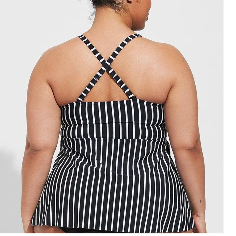 TOP ONLY Torrid 5 (5X) Sexy Busty Lace Up‎ Wireless Padded Triangle Tankini Swim